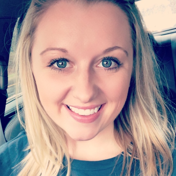 Meet your Posher, Jessica - Picture 1 of 1